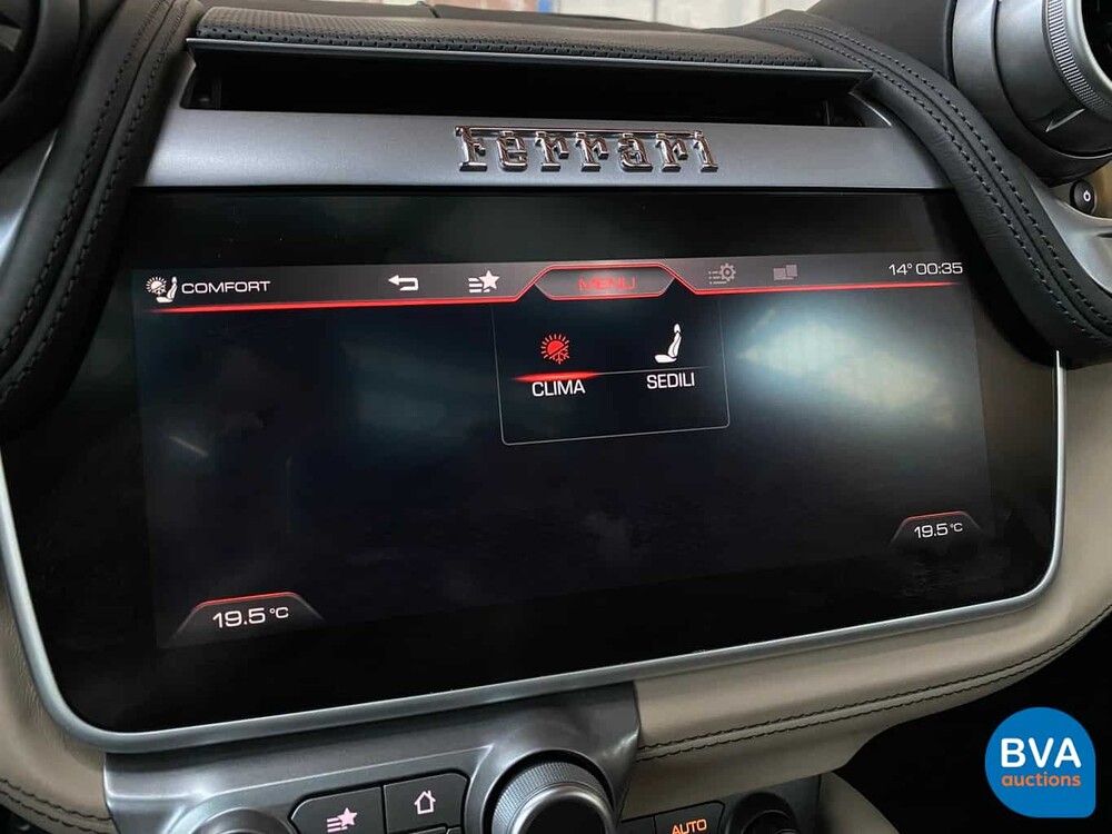 Ferrari GTC4 Lusso 689 PS 6.3 V12 GANZ DCT 2017.