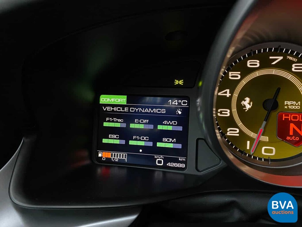 Ferrari GTC4 Lusso 689 PS 6.3 V12 GANZ DCT 2017.