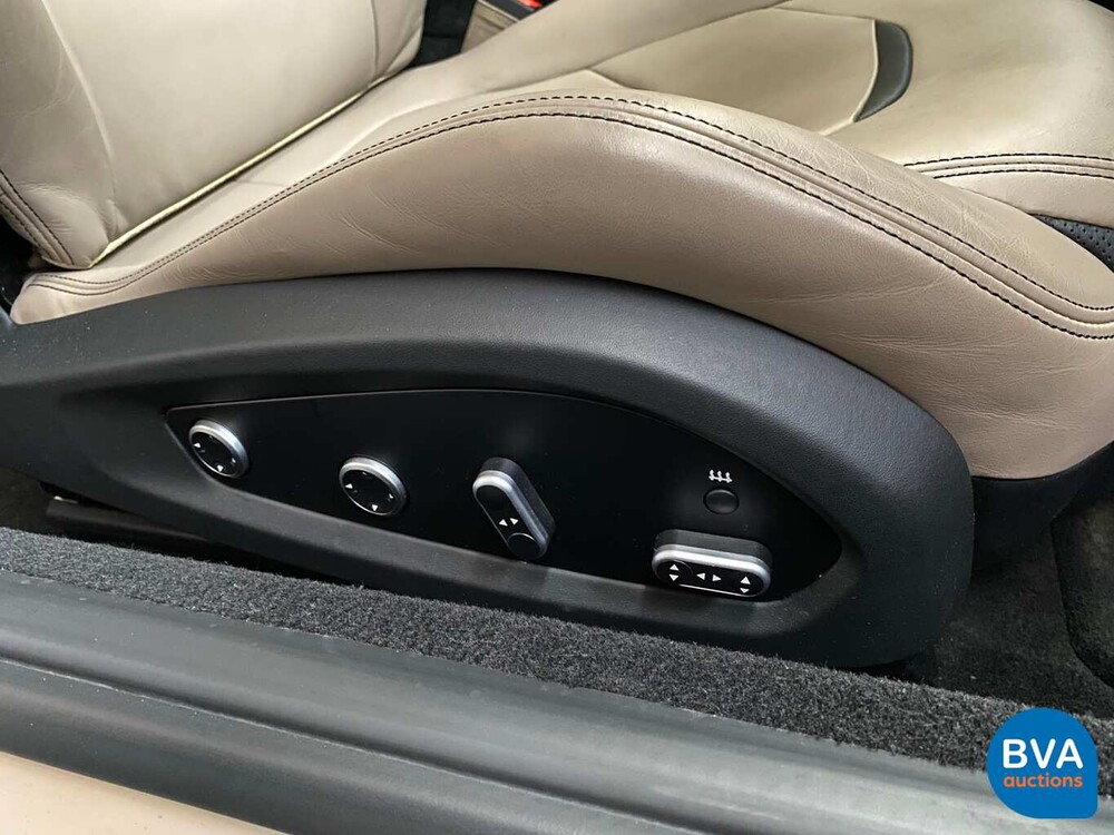 Ferrari GTC4 Lusso 689 PS 6.3 V12 GANZ DCT 2017.