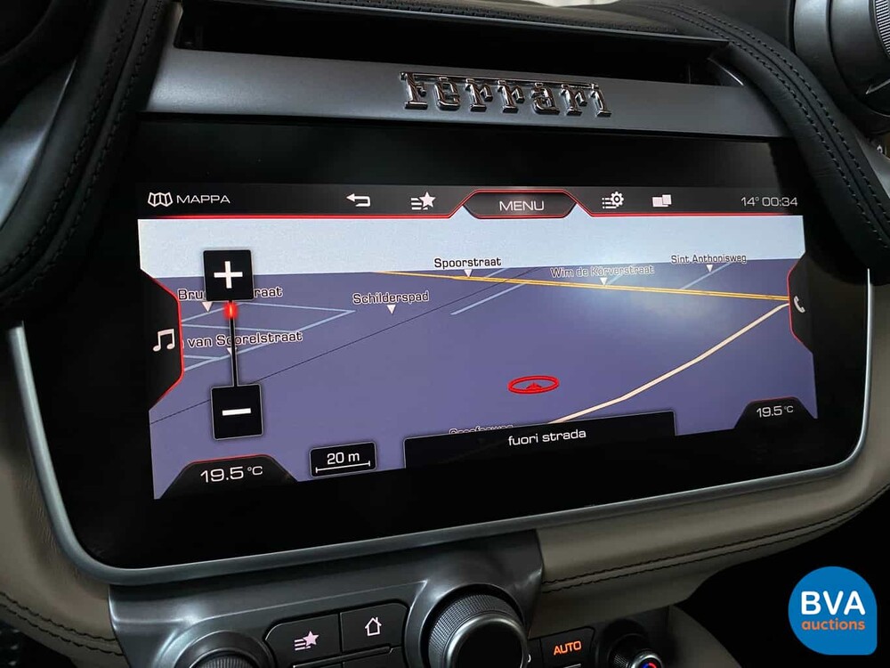 Ferrari GTC4 Lusso 689 PS 6.3 V12 GANZ DCT 2017.