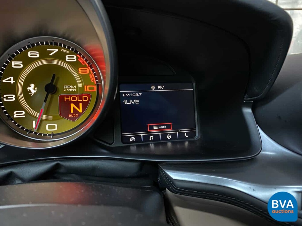 Ferrari GTC4 Lusso 689 PS 6.3 V12 GANZ DCT 2017.