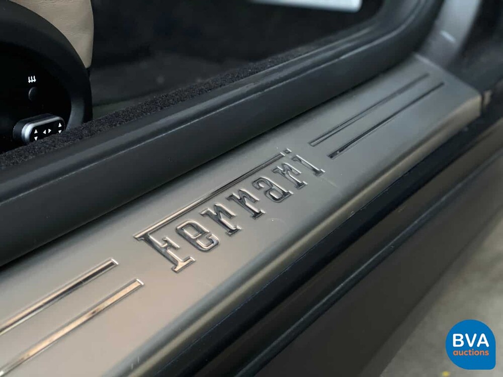 Ferrari GTC4 Lusso 689 PS 6.3 V12 GANZ DCT 2017.