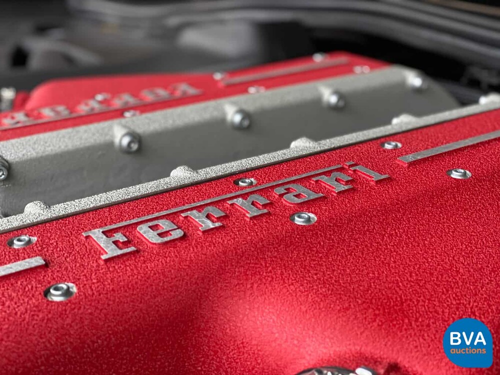 Ferrari GTC4 Lusso 689 PS 6.3 V12 GANZ DCT 2017.