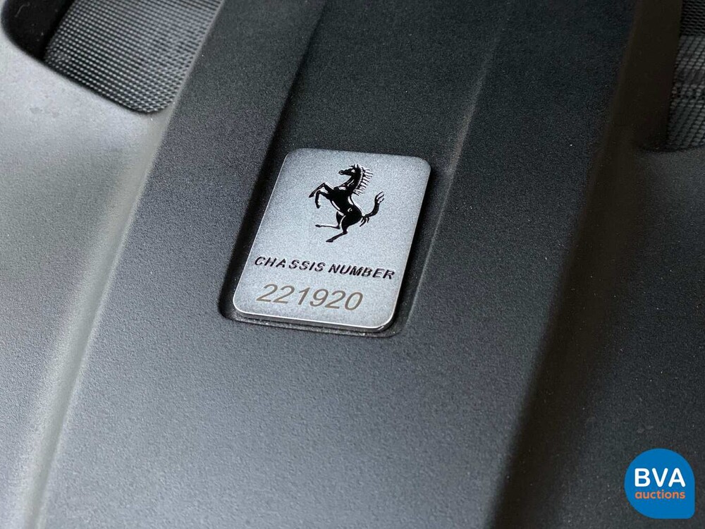 Ferrari GTC4 Lusso 689 PS 6.3 V12 GANZ DCT 2017.