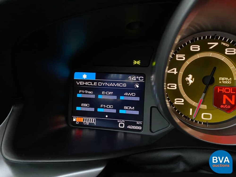 Ferrari GTC4 Lusso 689 PS 6.3 V12 GANZ DCT 2017.