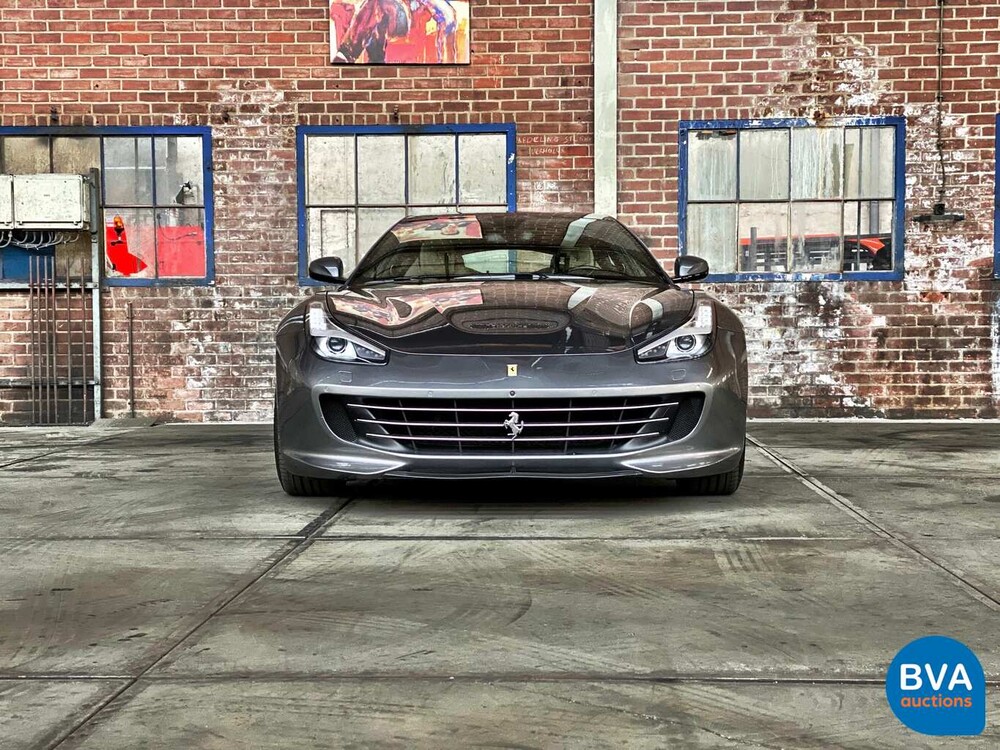 Ferrari GTC4 Lusso 689 PS 6.3 V12 GANZ DCT 2017.