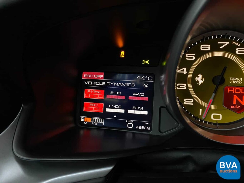 Ferrari GTC4 Lusso 689 PS 6.3 V12 GANZ DCT 2017.