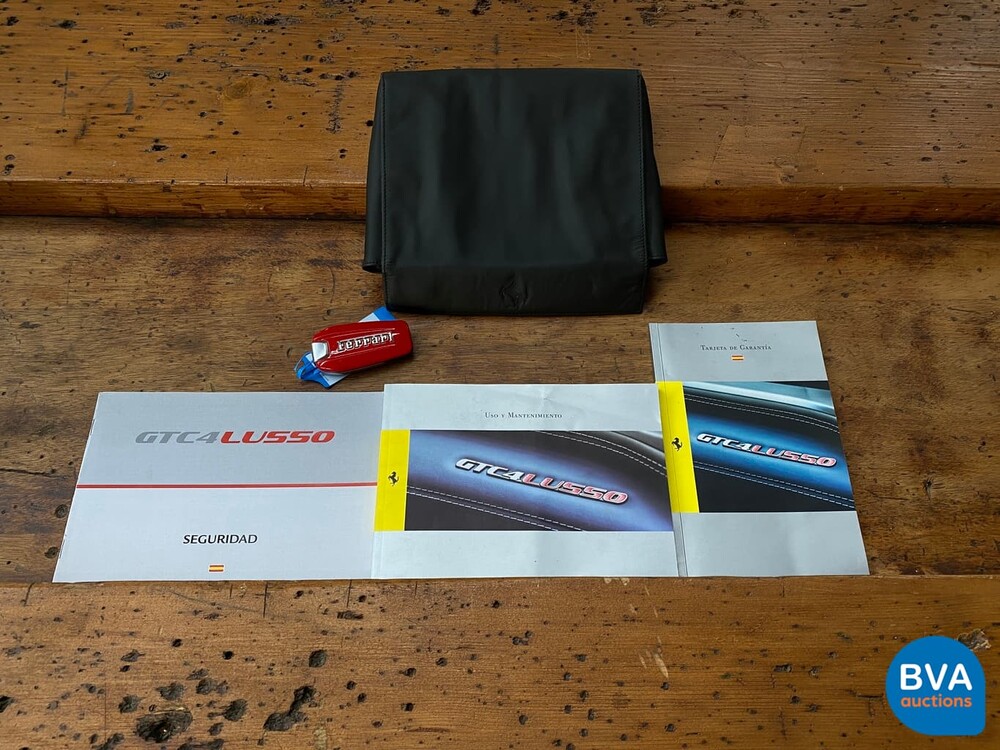 Ferrari GTC4 Lusso 689 PS 6.3 V12 GANZ DCT 2017.