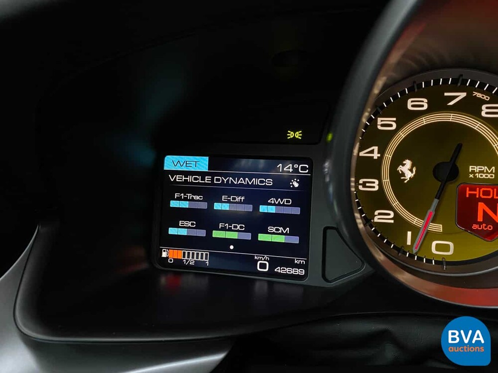 Ferrari GTC4 Lusso 689 PS 6.3 V12 GANZ DCT 2017.