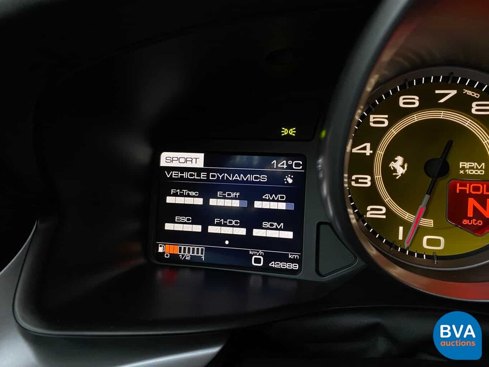 Ferrari GTC4 Lusso 689 PS 6.3 V12 GANZ DCT 2017.