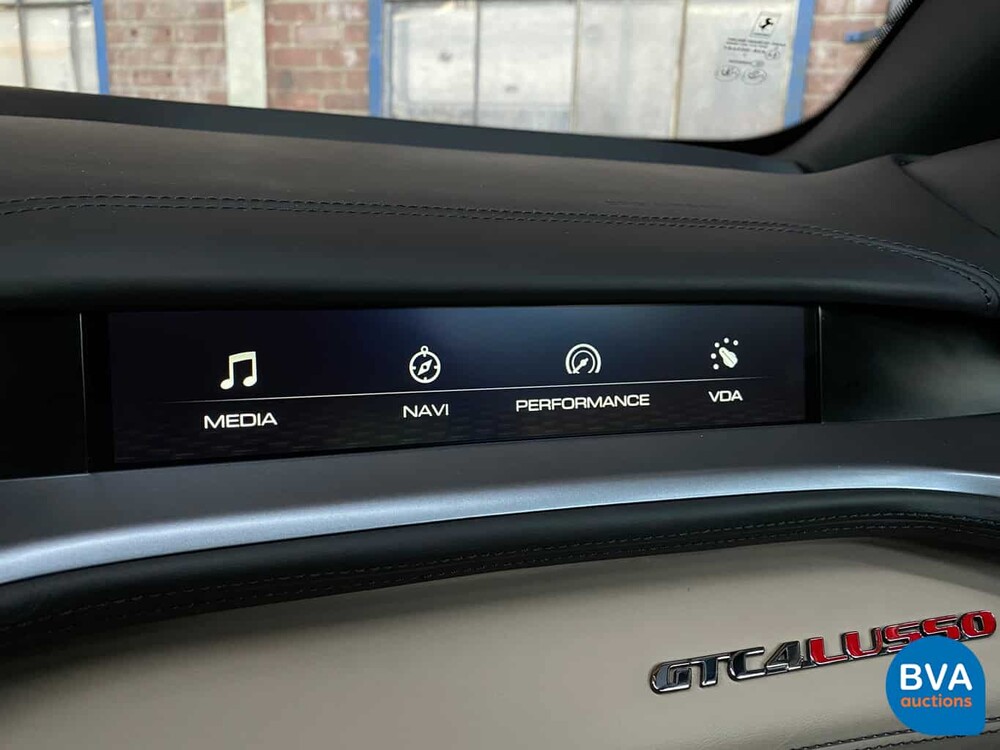 Ferrari GTC4 Lusso 689 PS 6.3 V12 GANZ DCT 2017.