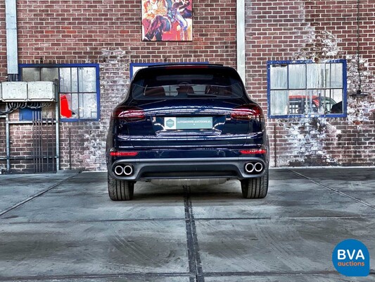 Porsche Cayenne S 3.0 D 261HP MY 2016 FACELIFT - Org NL, GG-730-B.