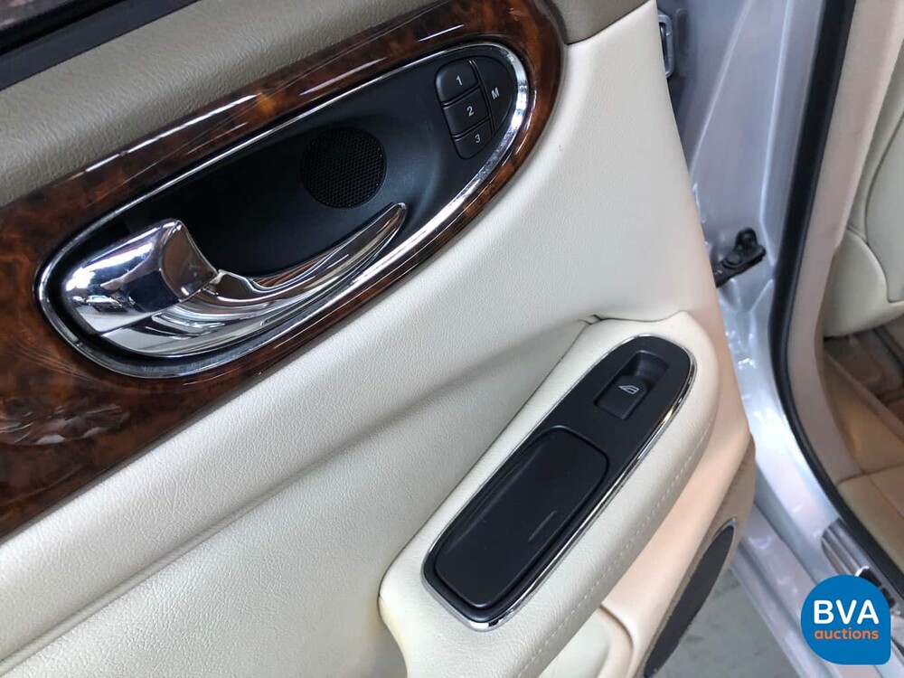 Jaguar XJ8 4.2 V8 300 PS 2003 -Youngtimer-.