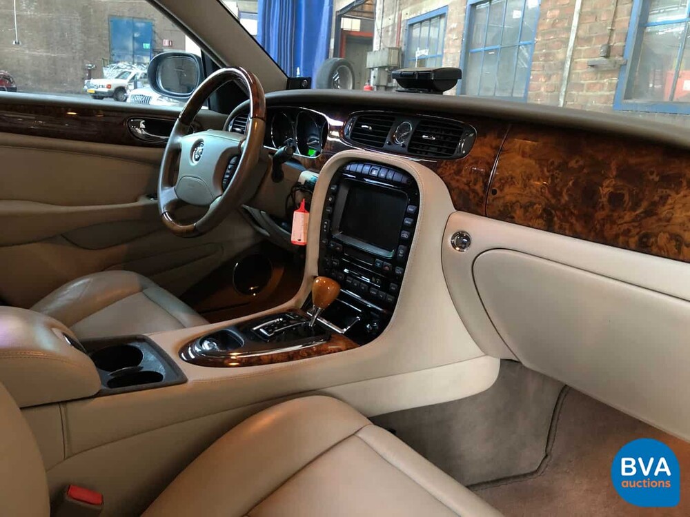 Jaguar XJ8 4.2 V8 300 PS 2003 -Youngtimer-.