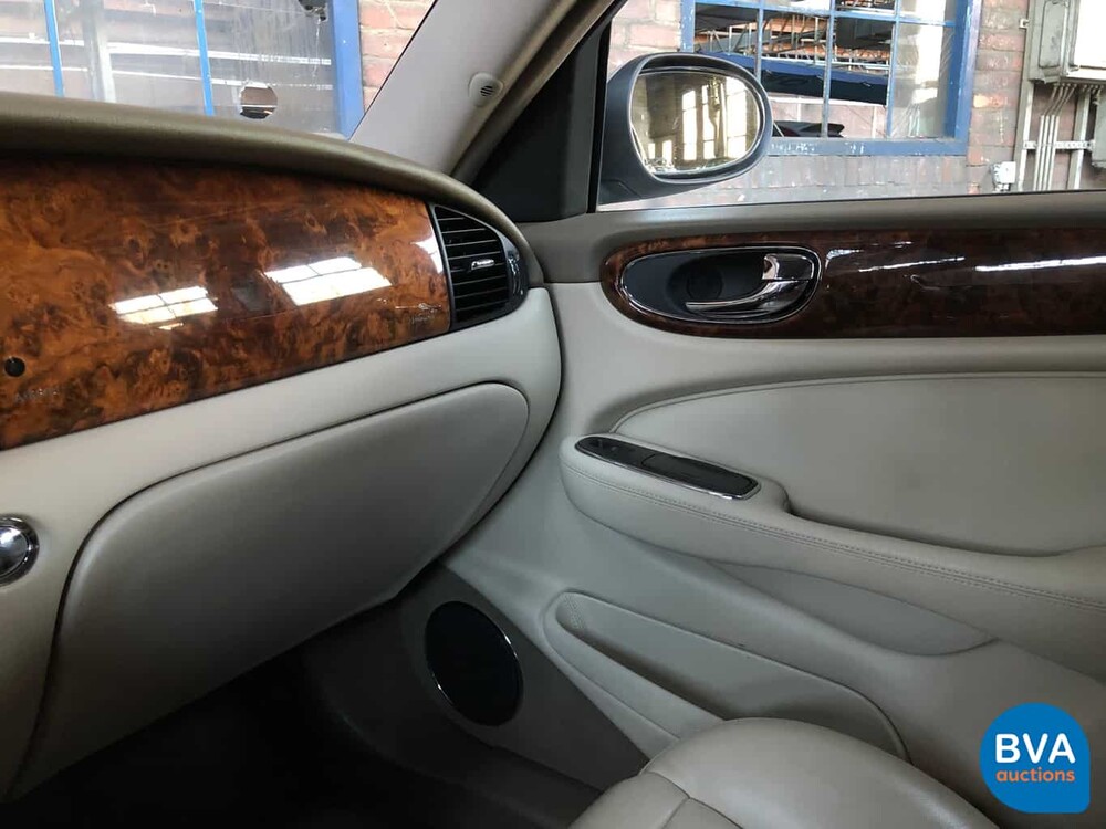 Jaguar XJ8 4.2 V8 300 PS 2003 -Youngtimer-.