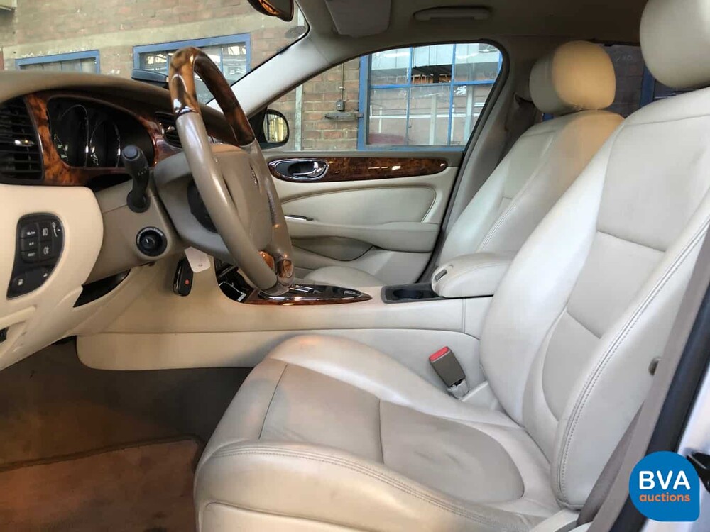 Jaguar XJ8 4.2 V8 300 PS 2003 -Youngtimer-.