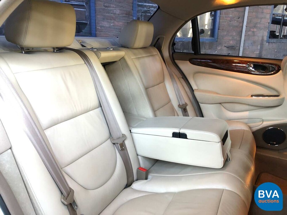 Jaguar XJ8 4.2 V8 300 PS 2003 -Youngtimer-.