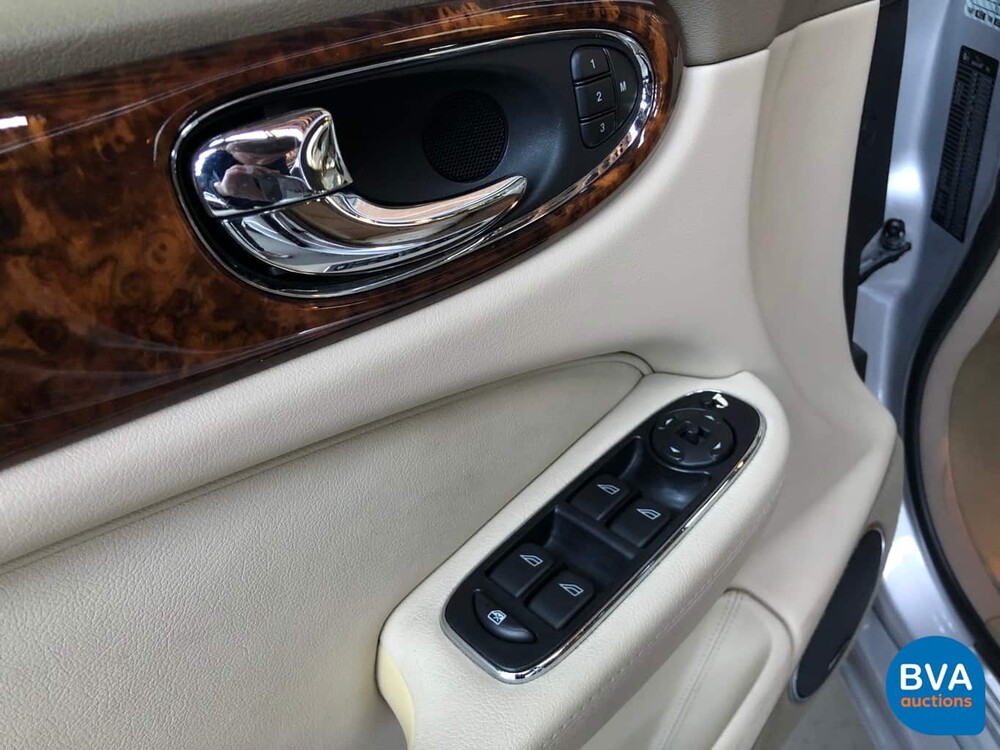 Jaguar XJ8 4.2 V8 300 PS 2003 -Youngtimer-.