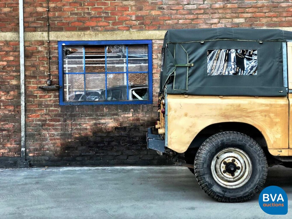Land Rover 88 Serie III LHD Defender 1974.