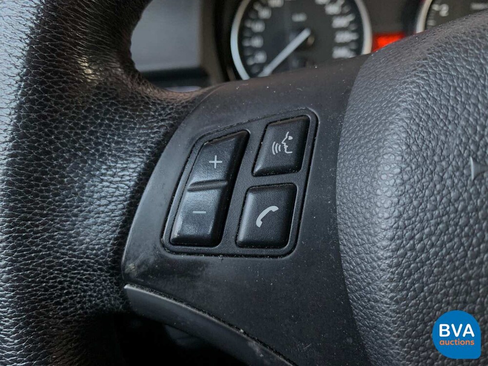 BMW 330i Coupé 272 PS 3er 2007, J-263-HX.