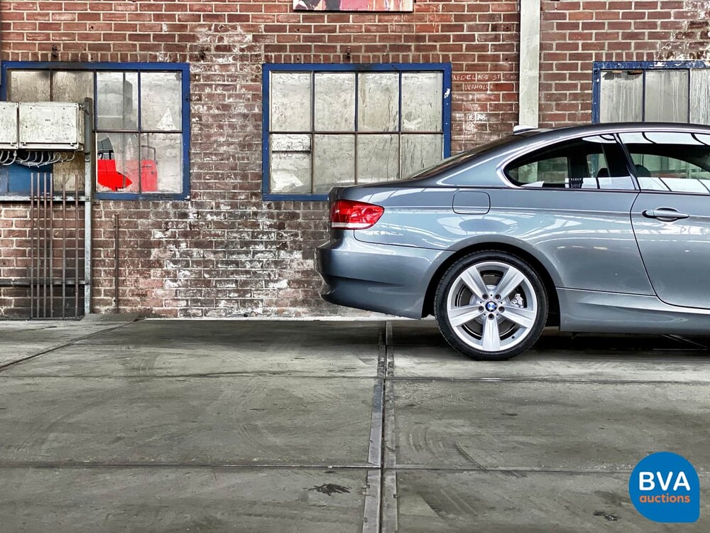 BMW 330i Coupé 272 PS 3er 2007, J-263-HX.