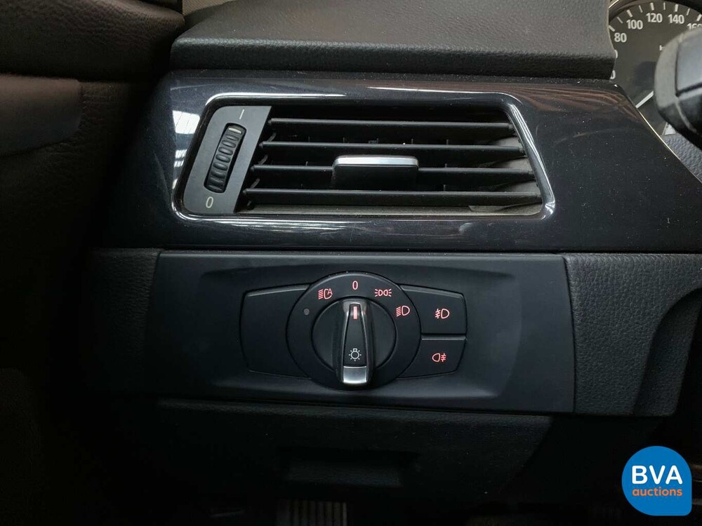 BMW 330i Coupé 272 PS 3er 2007, J-263-HX.