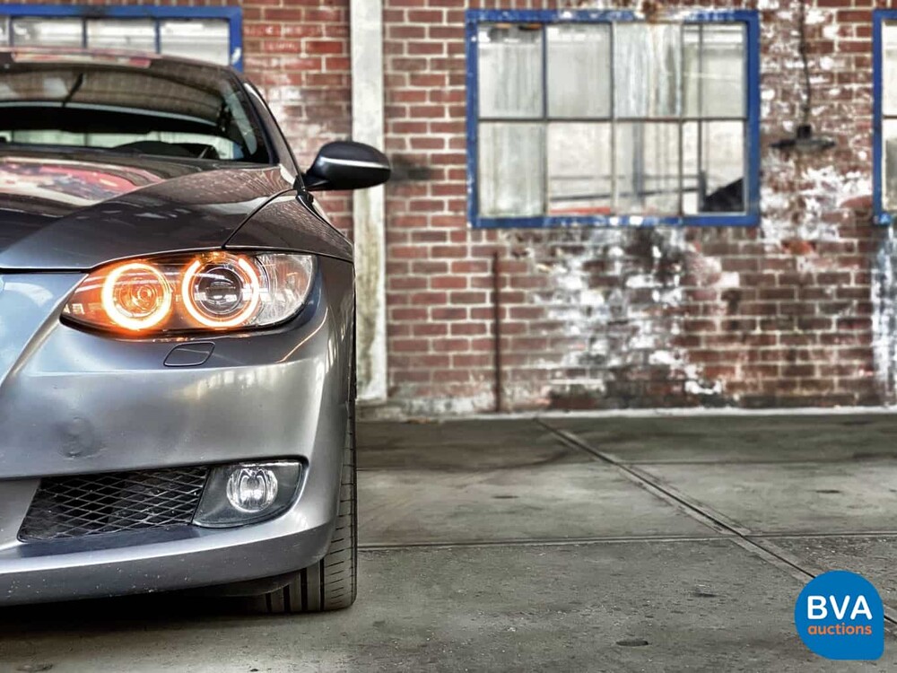 BMW 330i Coupé 272 PS 3er 2007, J-263-HX.