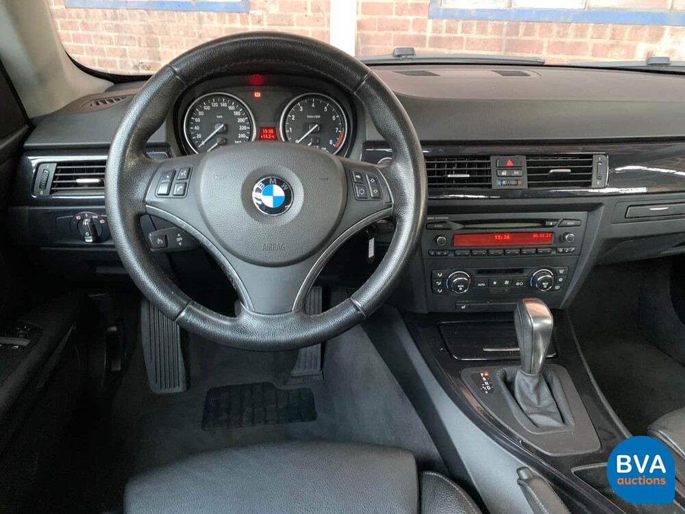 BMW 330i Coupé 272 PS 3er 2007, J-263-HX.