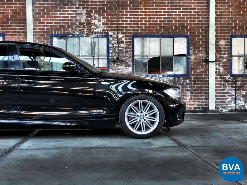 BMW 130i High Executive 1er 265 PS 2006, J-546-KL.