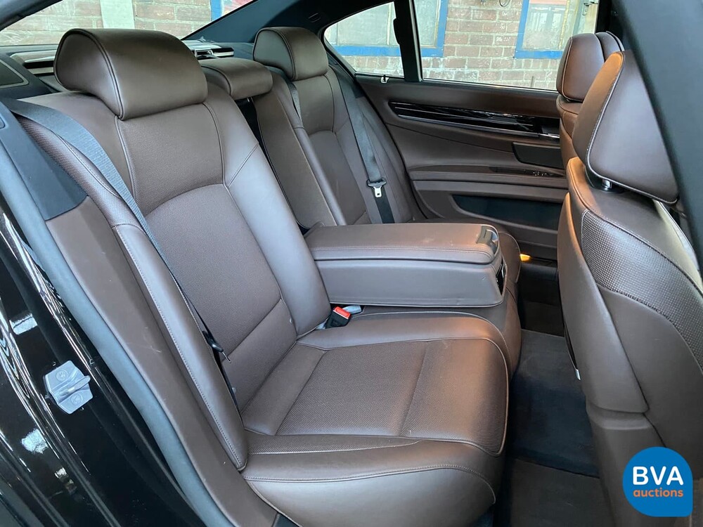 BMW 740d xDrive M-Sport 313 PS 7er, 9-ZKT-90.