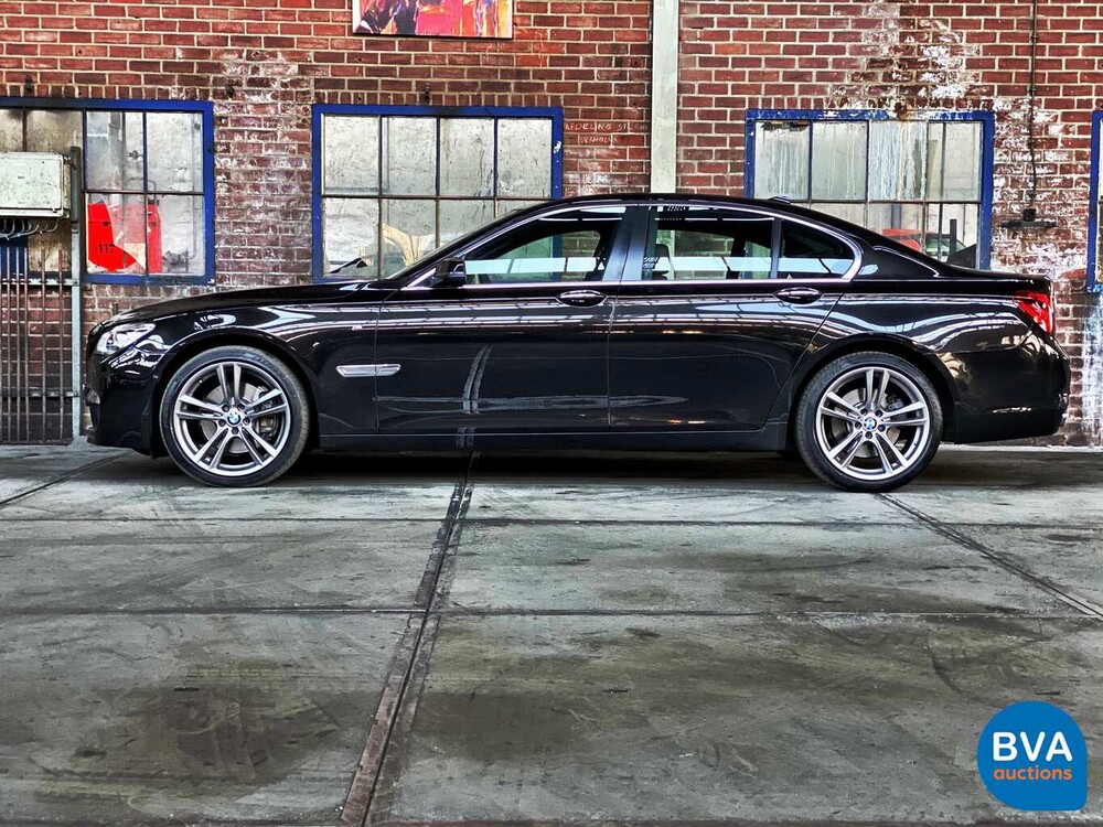 BMW 740d xDrive M-Sport 313 PS 7er, 9-ZKT-90.
