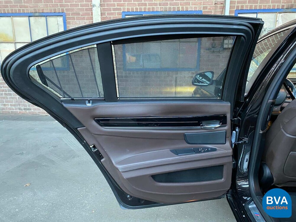 BMW 740d xDrive M-Sport 313 PS 7er, 9-ZKT-90.