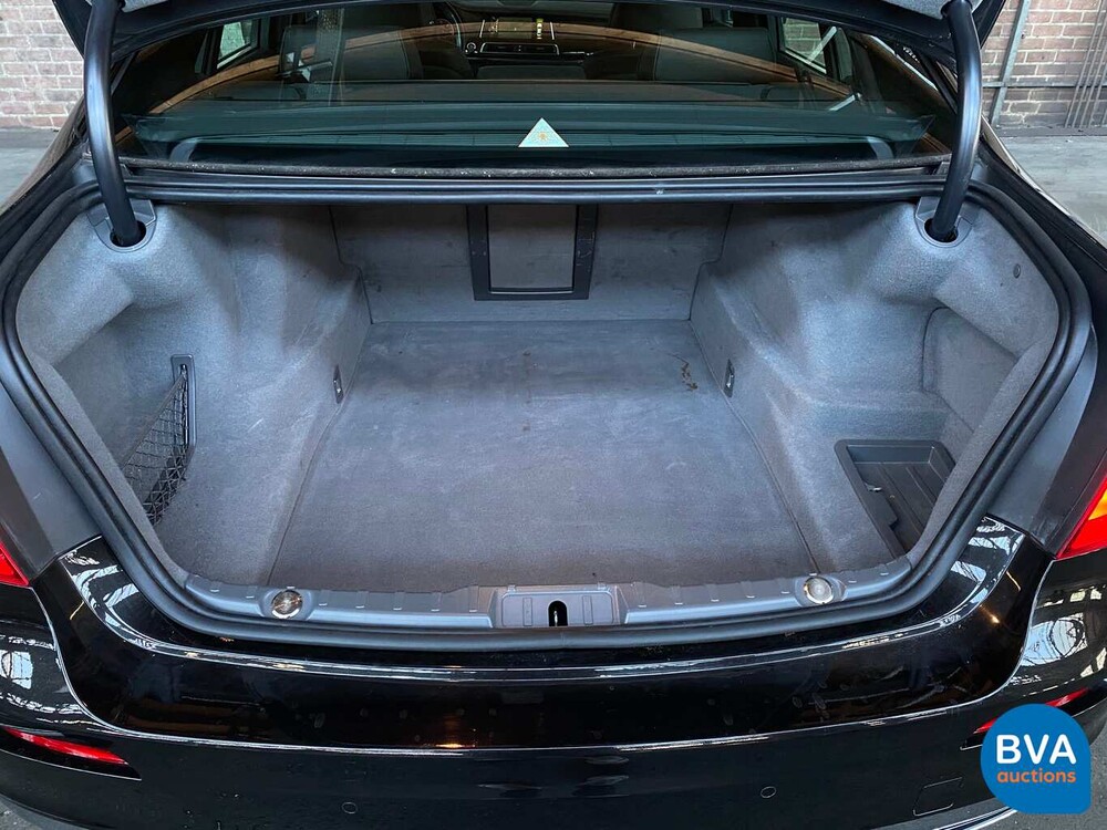BMW 740d xDrive M-Sport 313 PS 7er, 9-ZKT-90.