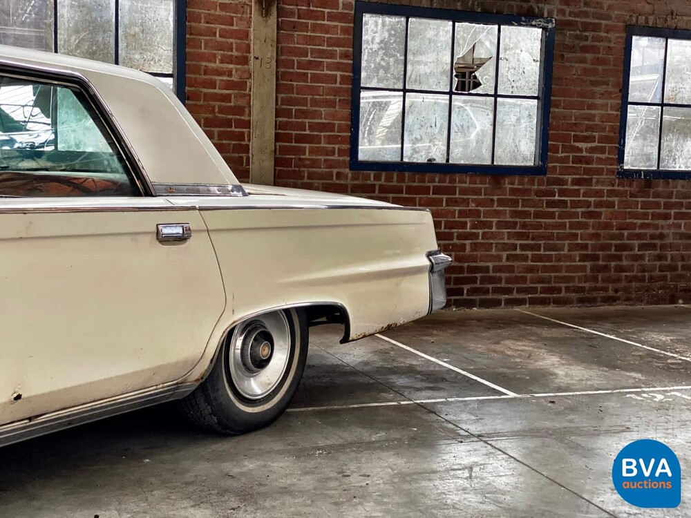 Imperial Crown Limousine V8 340 PS 1965, DH-04-30.