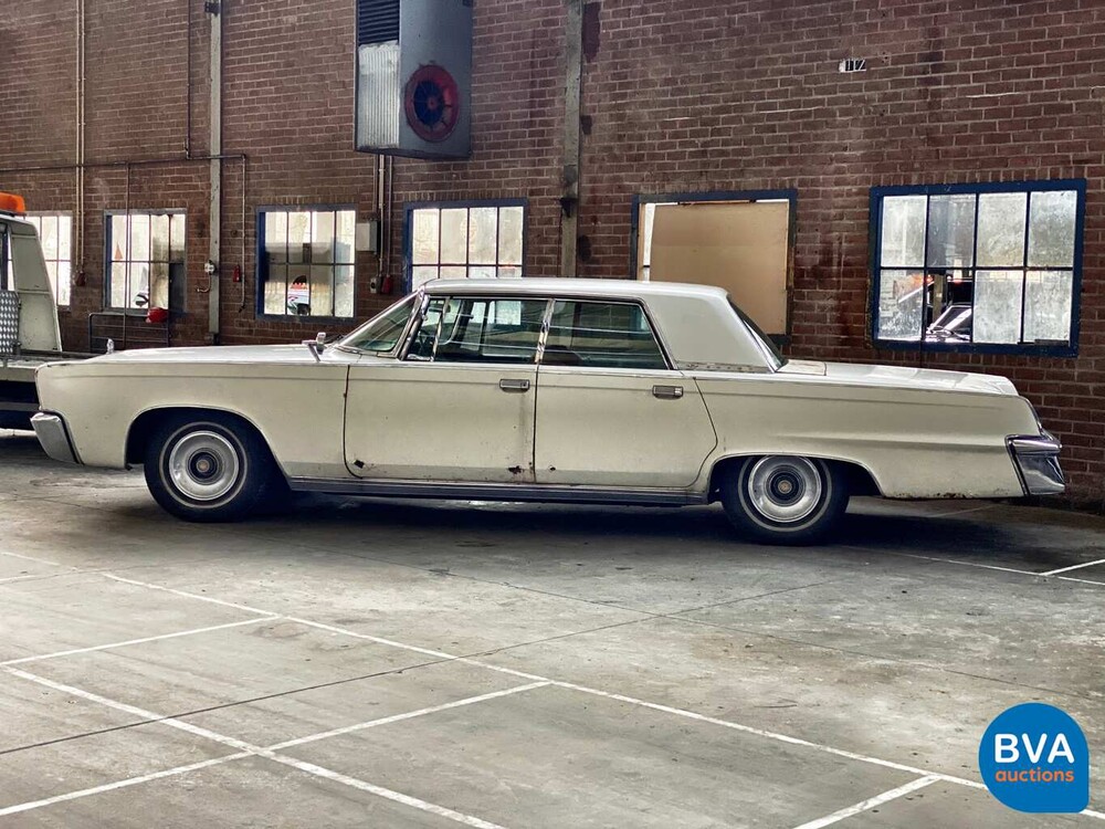 Imperial Crown Limousine V8 340 PS 1965, DH-04-30.