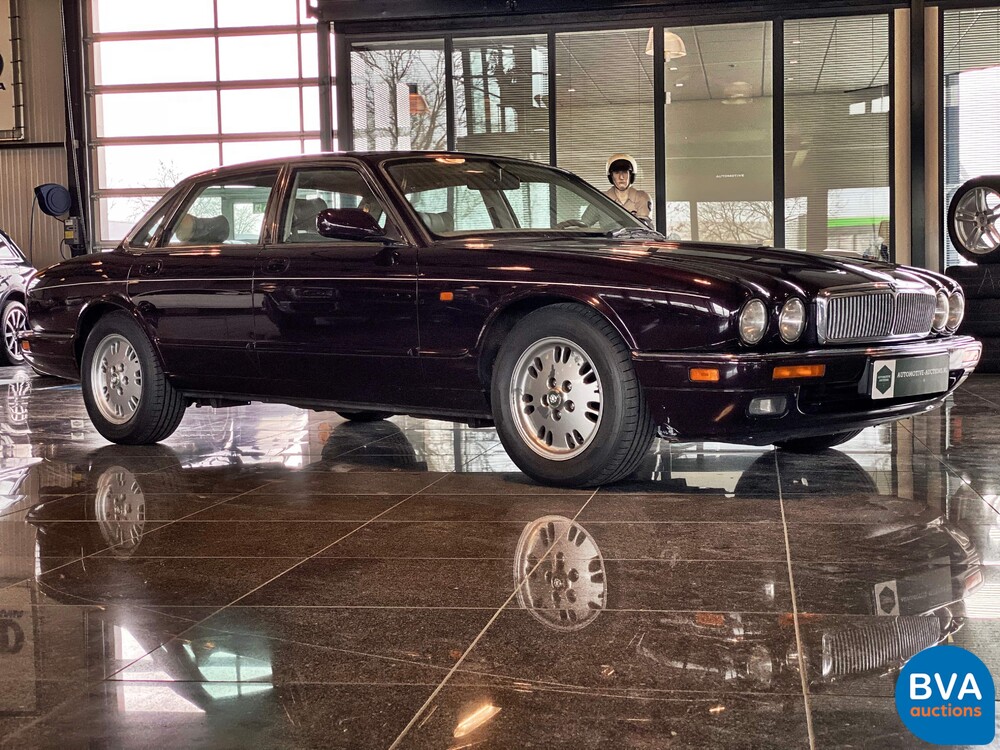 Jaguar Sovereign 4.0 1996 241hp, 79-RX-LR.