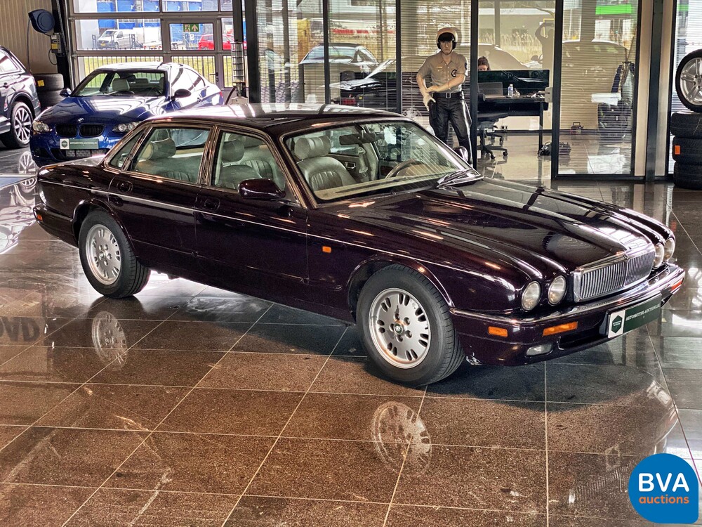 Jaguar Sovereign 4.0 1996 241hp, 79-RX-LR.