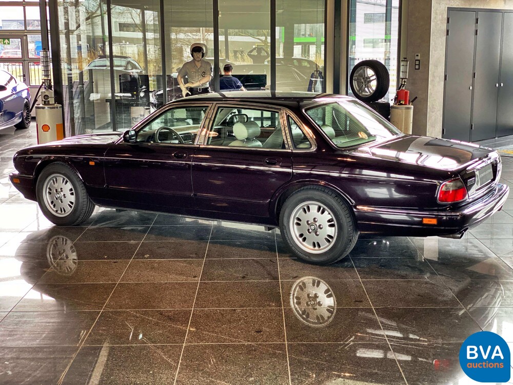 Jaguar Sovereign 4.0 1996 241hp, 79-RX-LR.