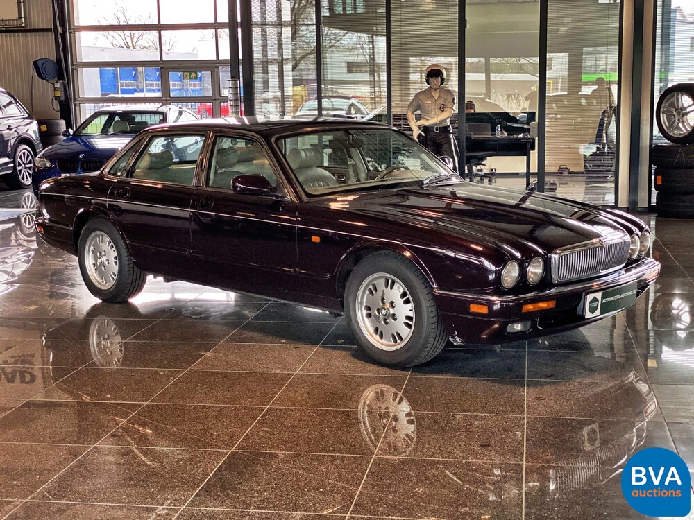 Jaguar Sovereign 4.0 1996 241hp, 79-RX-LR.