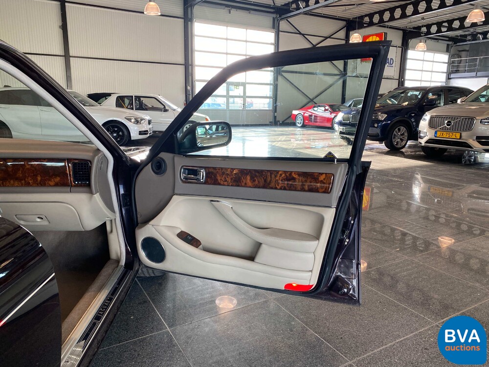 Jaguar Sovereign 4.0 1996 241hp, 79-RX-LR.