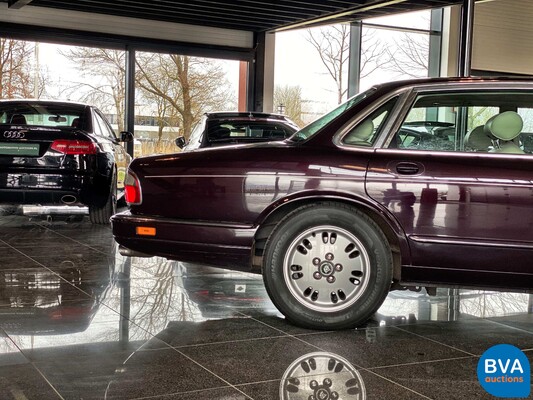 Jaguar Sovereign 4.0 1996 241hp, 79-RX-LR.