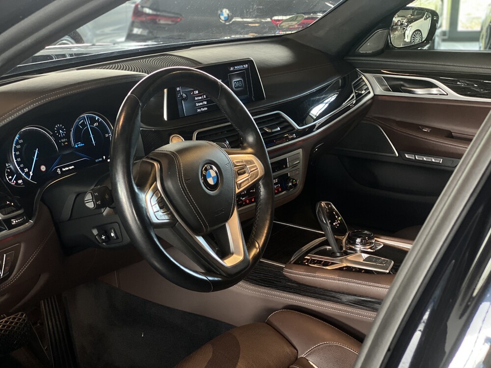BMW 740d xDrive M-Sport High Executive 320hp 7-Series 2017, SH-847-X.