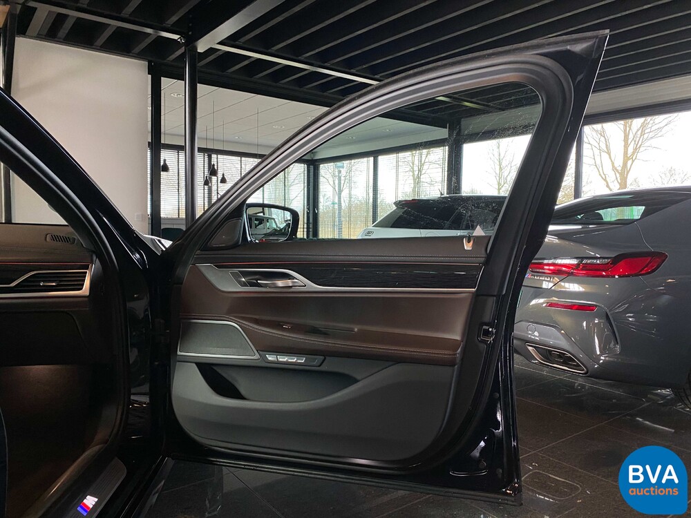 BMW 740d xDrive M-Sport High Executive 320hp 7-Series 2017, SH-847-X.