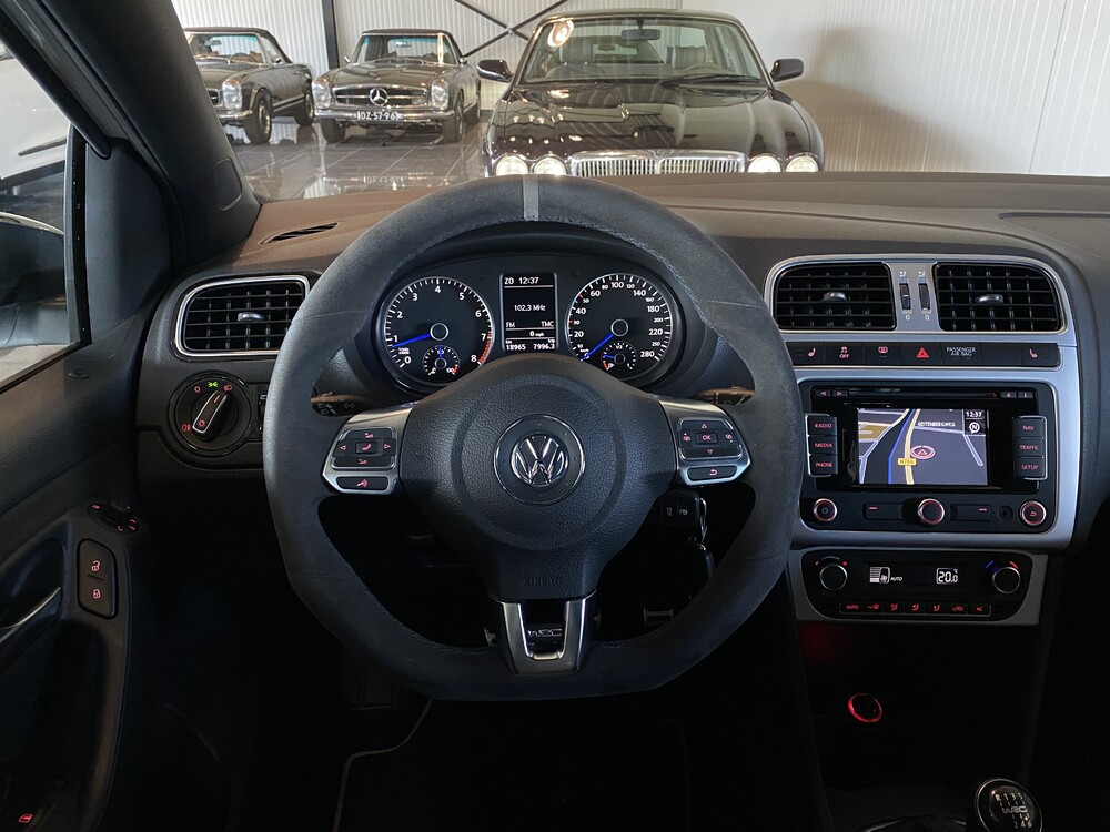 Volkswagen Polo WRC 2.0 TSI R Street 320pk 2014, 9-XJG-33