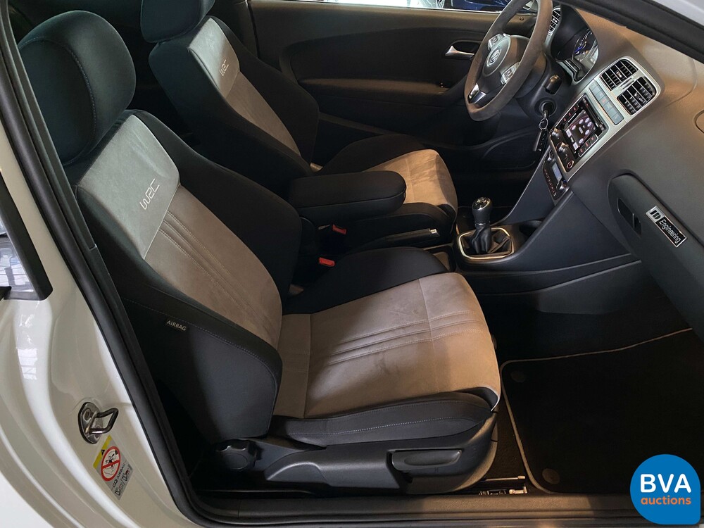 Volkswagen Polo WRC 2.0 TSI R Street 320pk 2014, 9-XJG-33