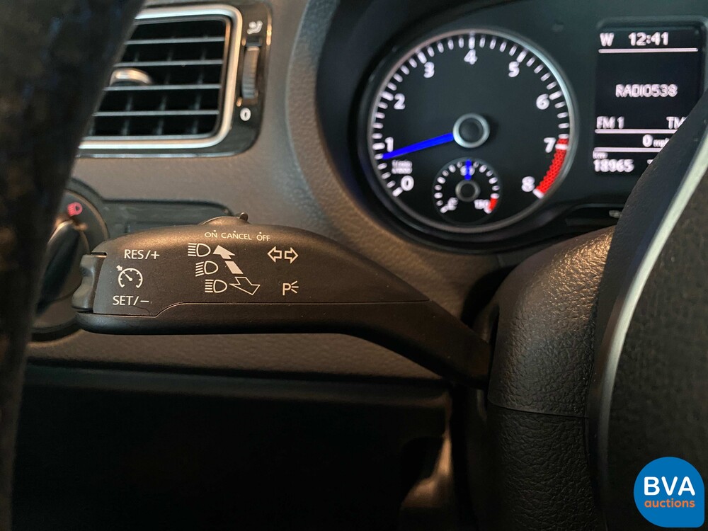 Volkswagen Polo WRC 2.0 TSI R Street 320pk 2014, 9-XJG-33