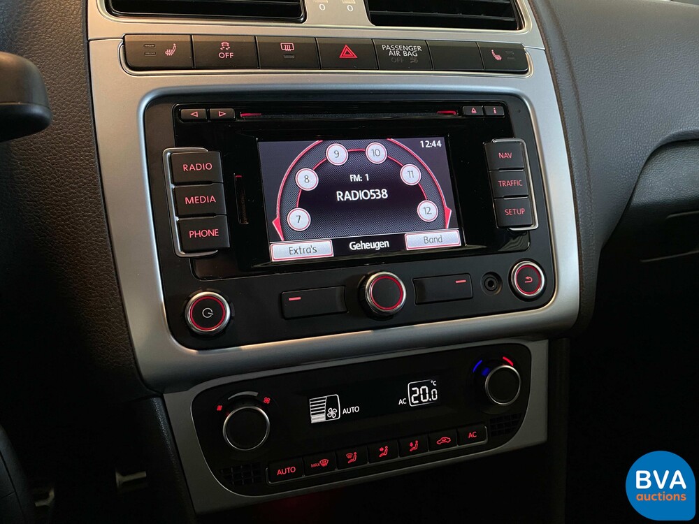 Volkswagen Polo WRC 2.0 TSI R Street 320pk 2014, 9-XJG-33