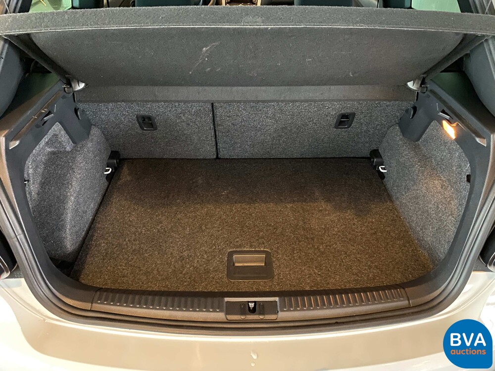 Volkswagen Polo WRC 2.0 TSI R Street 320pk 2014, 9-XJG-33