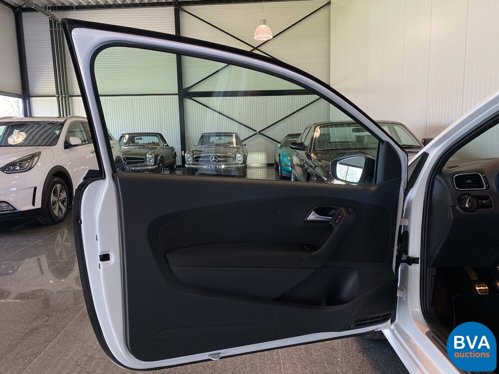 Volkswagen Polo WRC 2.0 TSI R Street 320pk 2014, 9-XJG-33