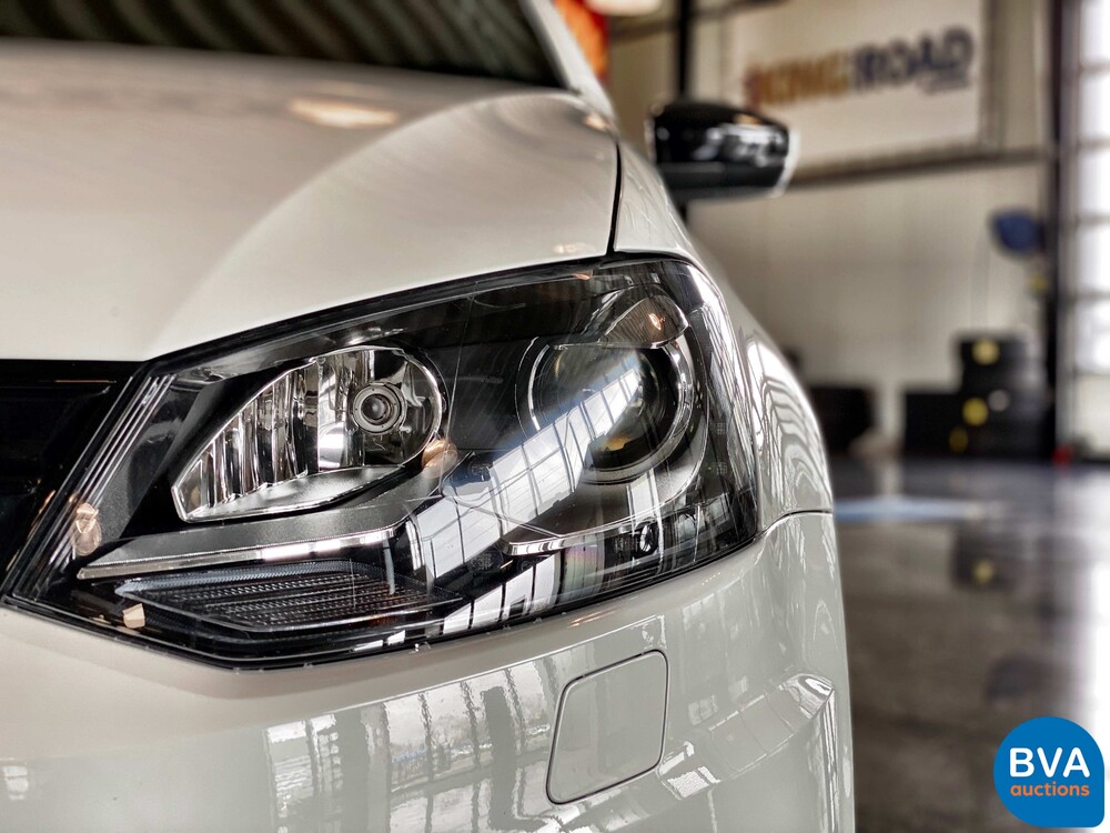 Volkswagen Polo WRC 2.0 TSI R Street 320pk 2014, 9-XJG-33